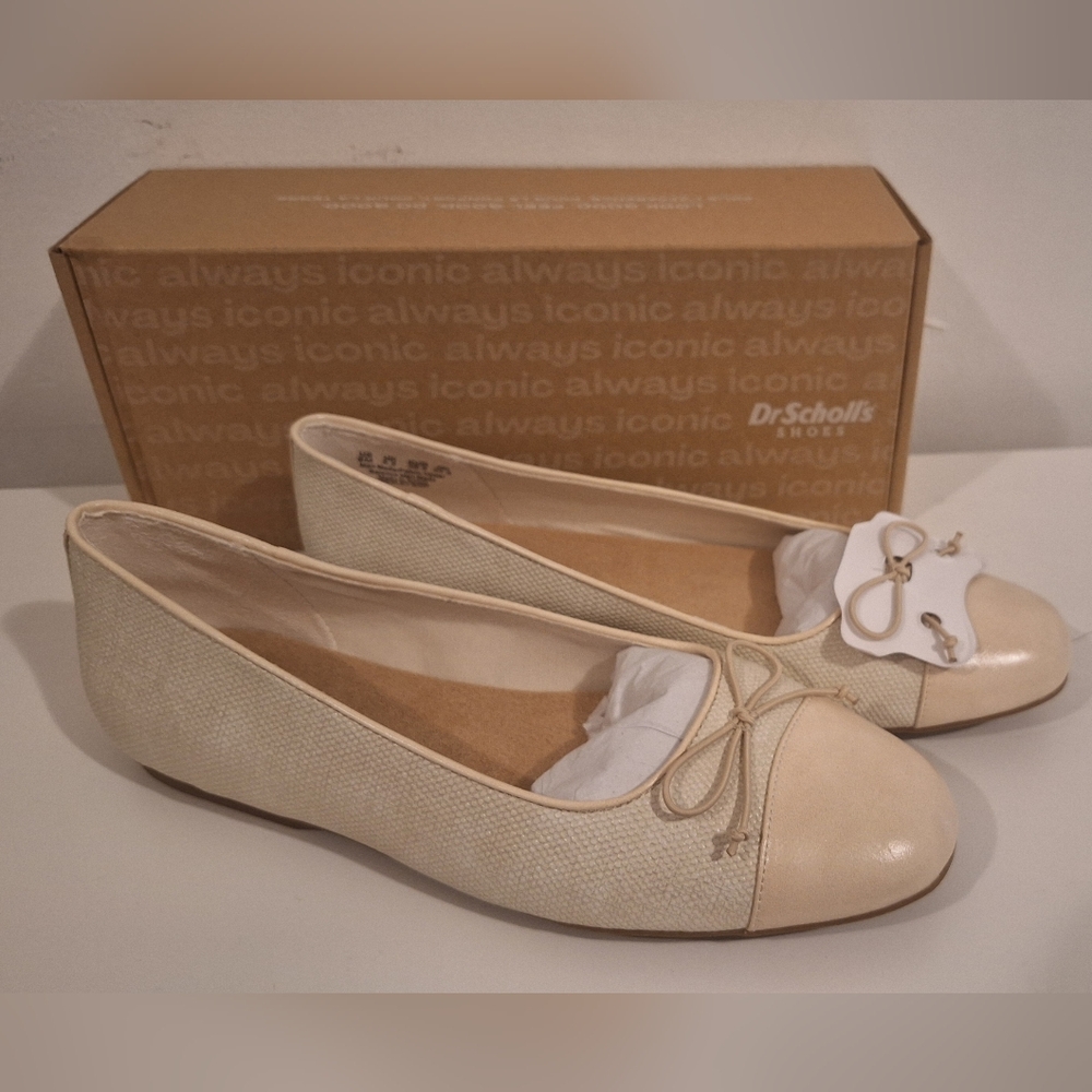 Dr. Scholl's Cream Loafers with Rounded Toe and Bow